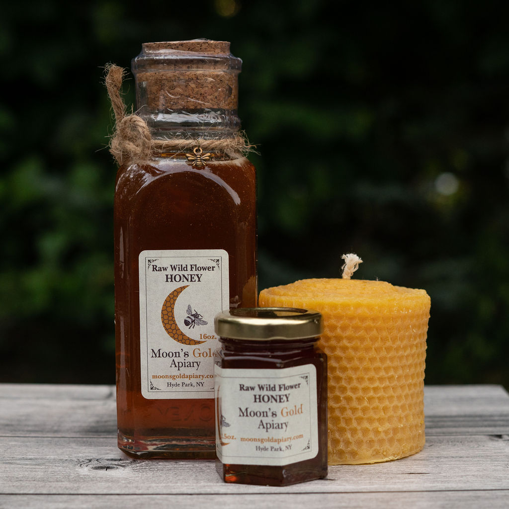 Moon's Gold Apiary Honey and Beeswax candle